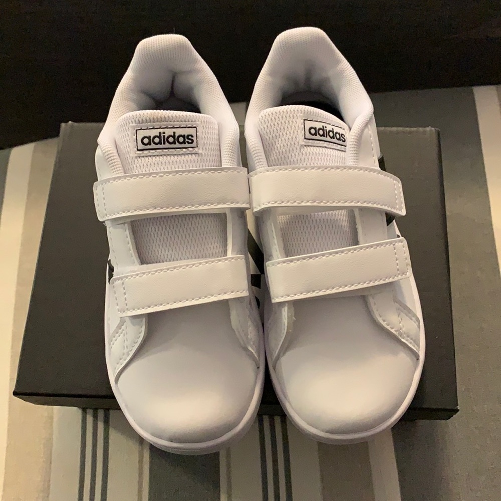 Brand new Adidas Grand Court